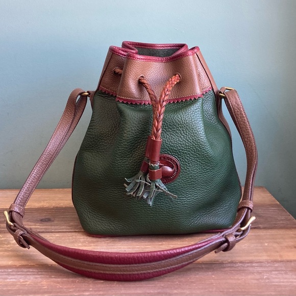 Dooney & Bourke Handbags - Vintage Dooney & Bourke Teton Drawstring Leather Bucket Bag